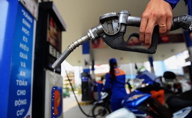 Gov’t approves draft resolution on environmental protection tax on petrol 