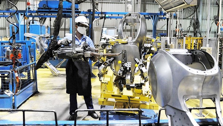 Manufacturing scooters at Piaggio Vietnam (Photo: Lam Thanh)