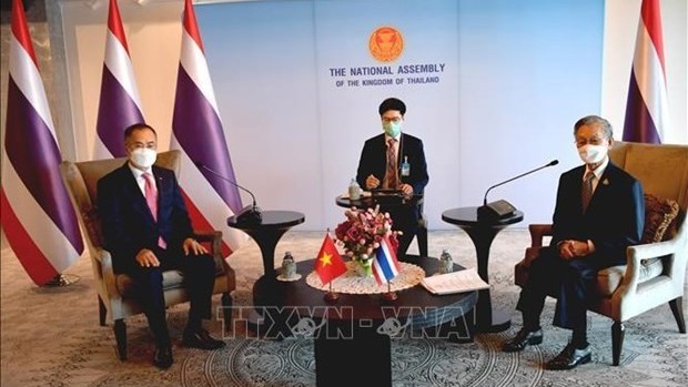 Vietnamese Ambassador Phan Chi Thanh (L) and Chairman of the National Assembly of Thailand Chuan Leekpai (R). Photo: VNA
