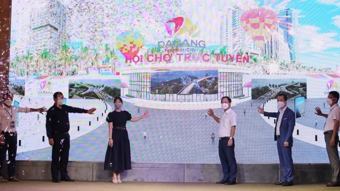 At the opening ceremony of the online tourism fair (Photo: NDO)