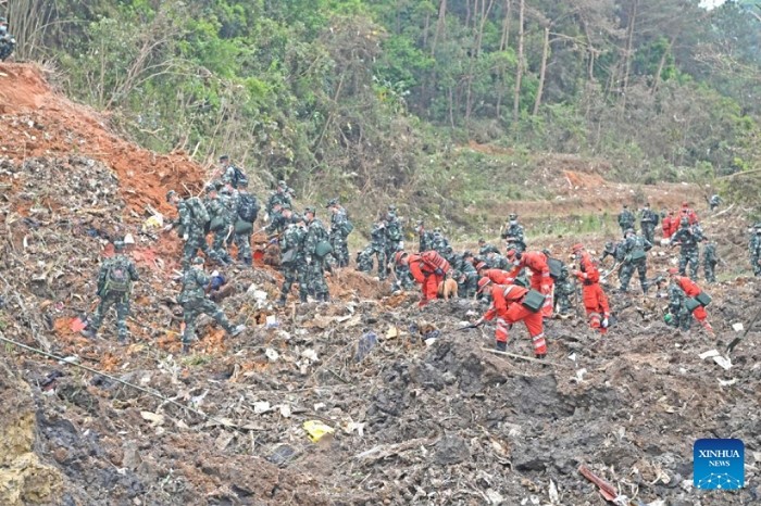 Rescuers search for the black boxes at a plane crash site in Tengxian County, south China's Guangxi Zhuang Autonomous Region, March 22, 2022. (Photo: Xinhua)