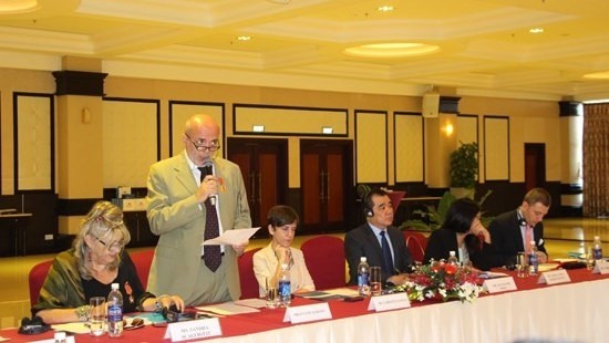 CCIV President Fulvio Albano speaking at a working session in Vietnam's Binh Duong province (Photo: binhduong.gov.vn)