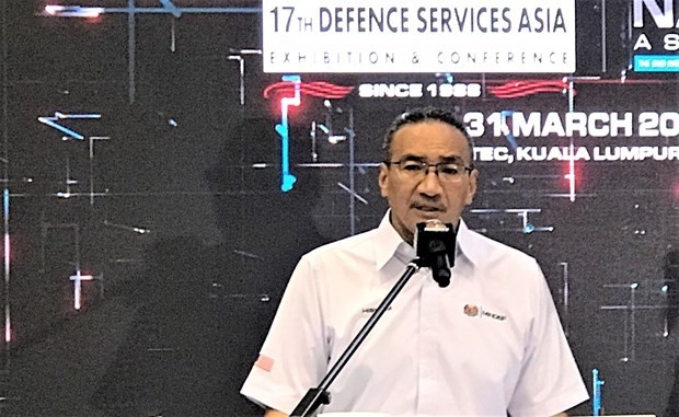 Malaysia’s Senior Minister and Minister of Defence  Hishammuddin Hussein speaks at the event. (Photo: VNA)