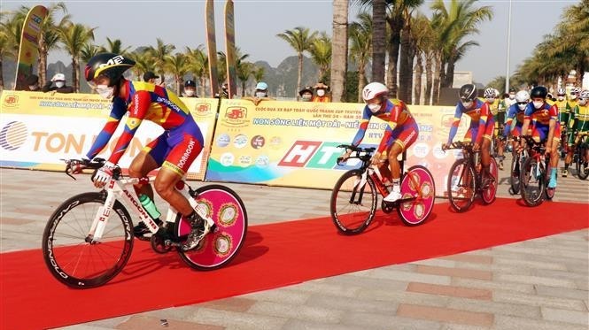 Ho Chi Minh City Television Cycling Tournament kicks off in Quang Ninh (Photo: VNA)