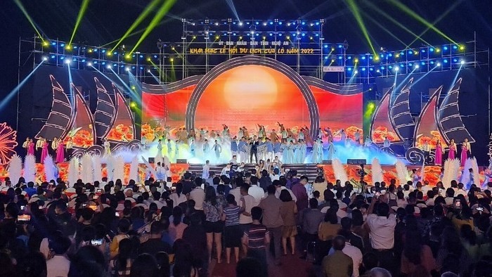 At the opening ceremony for Cua Lo Tourism Festival (Photo: NDO)
