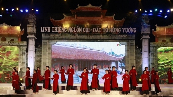 A ‘Xoan’ singing performance at the programme (Photo: NDO/Ngoc Long)