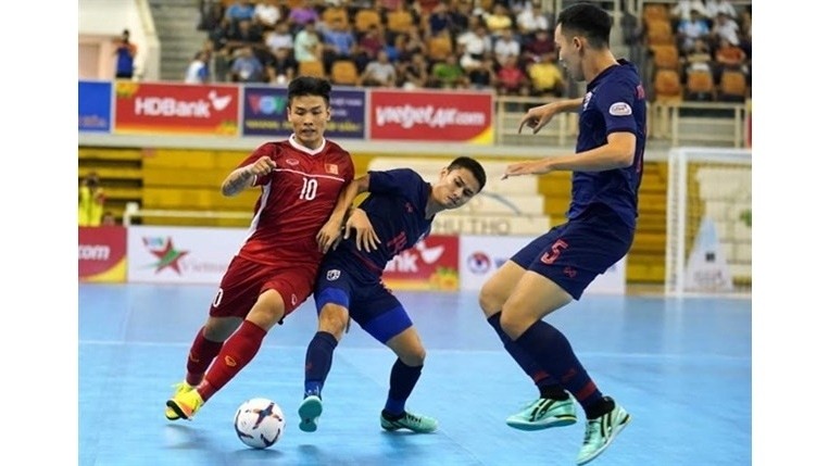 Vietnam lost to Thailand in the semi-finals of the AFF Futsal Championship held in Thailand on April 8. (Photo: webthethao.vn)