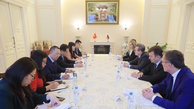 At the meeting between Vietnamese Ambassador to Russia Dang Minh Khoi and Russian Deputy Minister of Agriculture Sergey Levin. (Photo: VNA)