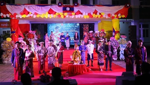  Lao students in Thua Thien - Hue celebrate the Bunpimay Festival  (Photo: VNA)