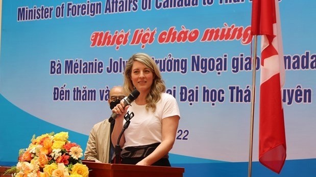 Canadian Minister of Foreign Affairs Mélanie Joly speaks at the university during her visit (Photo: tnu.edu.vn)
