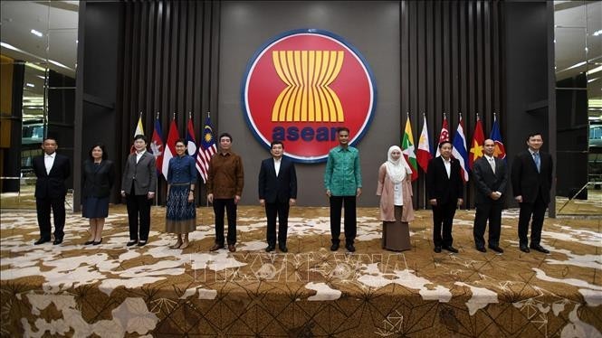 Delegates to the first meeting of the ASEAN Connectivity Coordinating Committee (ACCC) this year. (Photo: VNA)