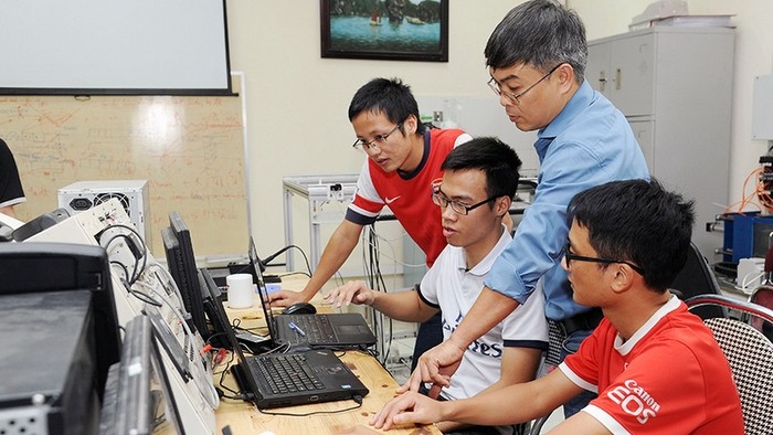 Social demand for science and technology human resources has been increasing. (Photo: NDO)
