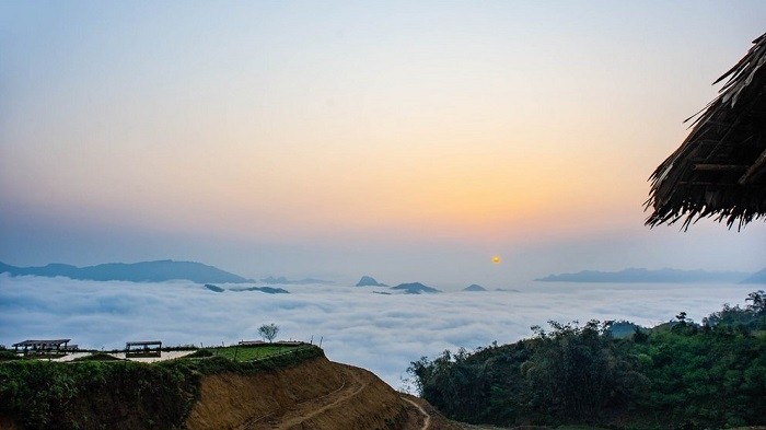 Chieng Yen commune is dubbed “the sea of clouds” in the northwest region (Photo: dulichvanho.com)