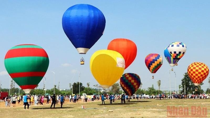 Hot air balloon festival in Kon Tum.