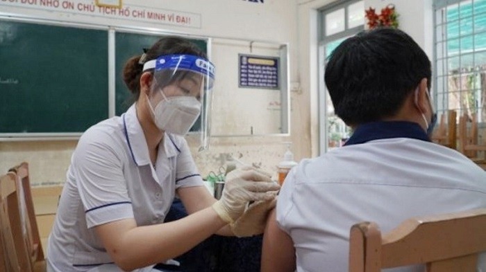 By April 26, the country had injected 213,317,994 doses of COVID-19 vaccines, including 1,008,414 first shots for children from 5 to 11 years old. (Photo: NDO/Hoang Trung)