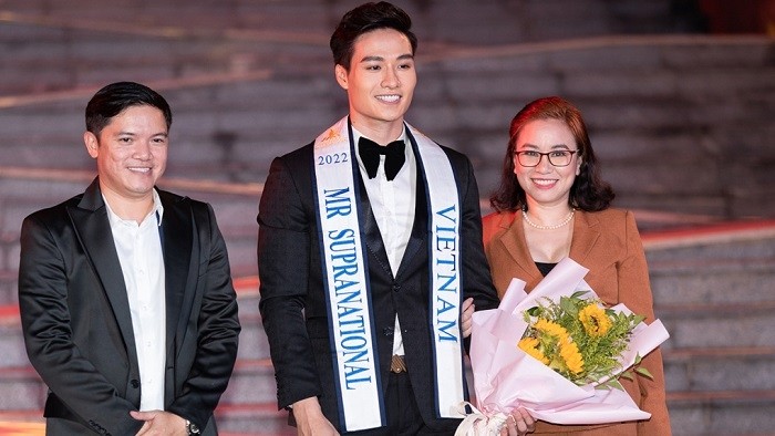Model Dat Kyo (middle) will represent Vietnam to participate in the Mister Supranational 2022 pageant (Photo: Vnexpress)