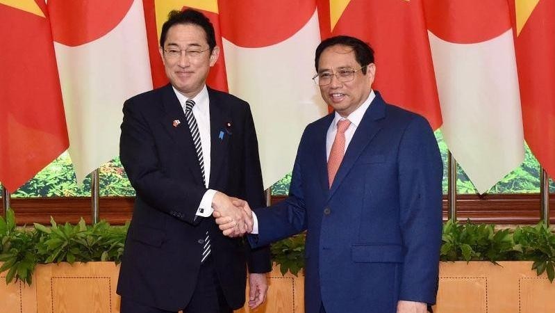 Prime Minister Pham Minh Chinh and his Japanese counterpart Kishida Fumio (Photo: Tran Hai)