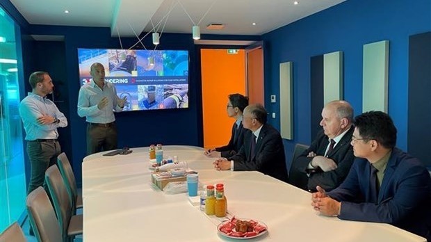 The delegation of the Vietnamese Embassy in Monaco visits 3X Engineering Group - a Monaco enterprise having long-term cooperation with Vietnam (Photo: VNA)