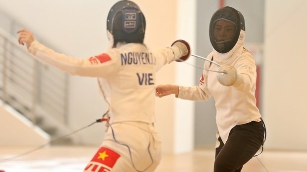 Vietnamese fencers are promoting training with the aim of obtaining three gold medals. (Photo: VNA)