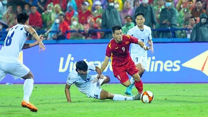 Vietnam U23 forward Nguyen Tien Linh in action during the match. (Photo: NDO)