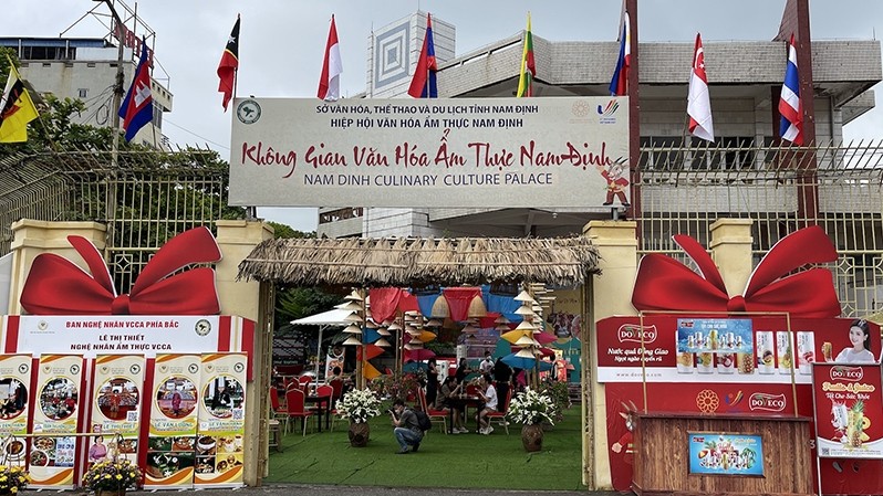 A cultural - culinary space taking place right next to Thien Truong Stadium to welcome SEA Games 31.