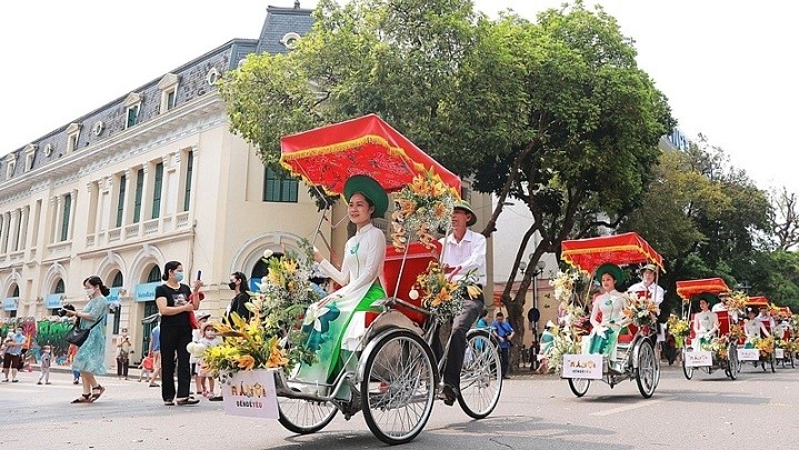 The capital city of Hanoi serves over 550,000 tourists during the four-day holiday of National Reunification Day (April 30) and May Day (May 1). (Photo: hanomoi.com.vn)