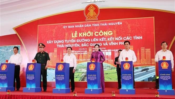 The ground-breaking ceremony for the road linking Thai Nguyen, Bac Giang and Vinh Phuc. (Photo: VNA)