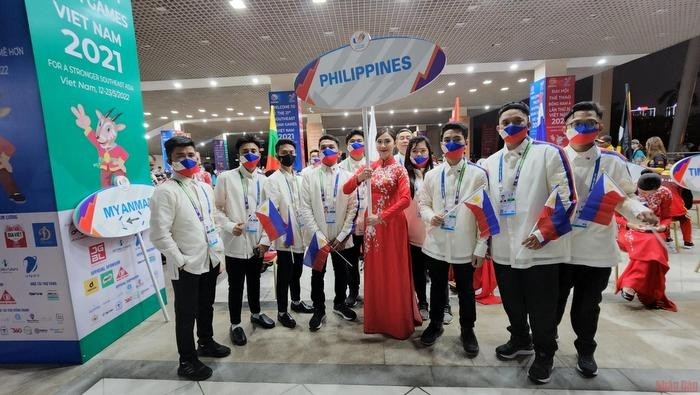 Members of the sports delegation from the Philippines are very impressed with the organisation of SEA Games 31. (Photo: Son Bach)