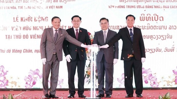 National Assembly Chairman Vuong Dinh Hue (second, left) at the launching of construction for the Laos-Vietnam Friendship Park in Vientiane (Photo: VNA)