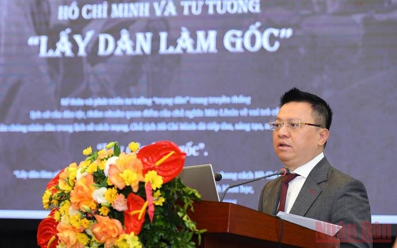 Member of the Party Central Committee and Editor-in-Chief of Nhan Dan Newspaper Le Quoc Minh speaks at the ceremony. (Photo: NDO/Thanh Dat) 