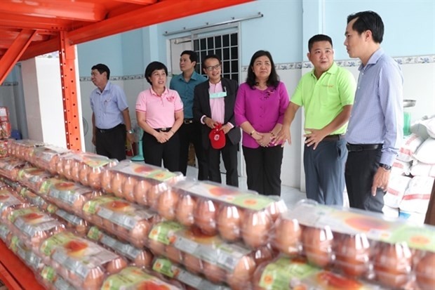 Non-profit organisation Food Bank Vietnam opens a food bank warehouse in the Mekong Delta province of Ben Tre on May 21. (Photo: VNA)