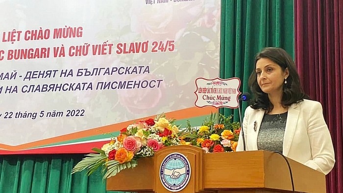 Bulgarian Ambassador to Vietnam Marinela Petkova speaks at the ceremony. (Photo: hanoimoi.com.vn)