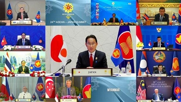 Japanese Prime Minister Fumio Kishida (C) attends the ASEAN-Japan Summit via video confderence, October 27, 2021. (Photo: AFP/VNA)