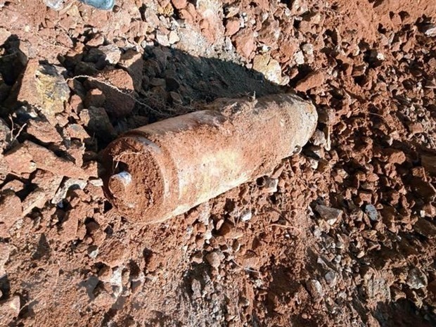 A war-left bomb unearthed (Photo: VNA)