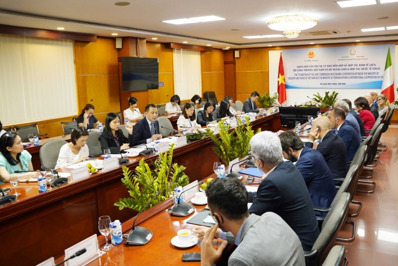 Vietnam and Italy convene the 7th meeting of the Joint Commission on Economic Cooperation in Hanoi on June 7. (Photo: moit.gov.vn)