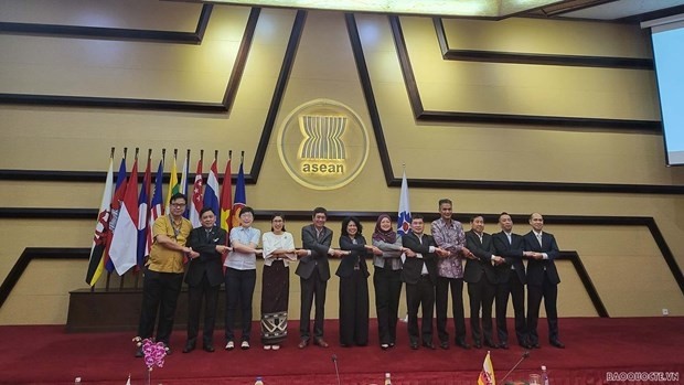 Delegates to 48th meeting of the Board of Trustees of the ASEAN Foundation (Photo: VNA)