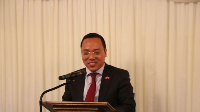 Vietnamese Ambassador to the UK Nguyen Hoang Long speaks at the event. (Photo: VNA)