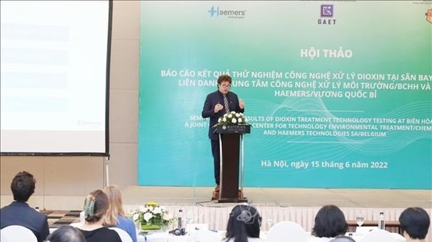 At the seminar to announce results of dioxin treatment technology tested at Bien Hoa airport (Photo: VNA)