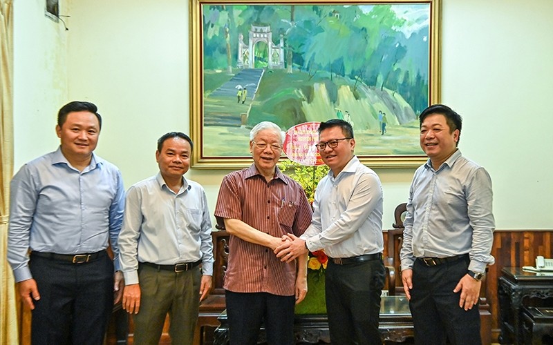 Party General Secretary Nguyen Phu Trong congratulates Nhan Dan Newspaper on Press Day (Photo: NDO/Duy Linh)