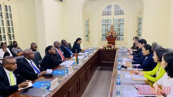 At the meeting between the delegation of Mozambican Assembly and VUFO leaders (Photo: NDO)