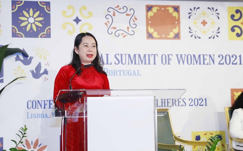 VP Vo Thi Anh Xuan speaks at the Global Summit of Women 2022. (Photo: VNA)