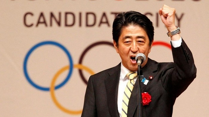 Japan's Prime Minister Shinzo Abe gestures as he speaks during Tokyo 2020 kick off rally in Tokyo August 23, 2013. (Photo: Reuters)