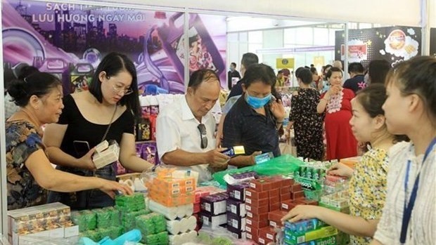 Visitors to a Thai goods fair in Vietnam (Photo: VNA)