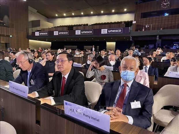 Minister of Science and Technology Huynh Thanh Dat (front, centre) attends the opening ceremony of the International Year of Basic Sciences for Sustainable Development 2022 at the UNESCO headquaters in Paris on July 8. (Photo: VNA)