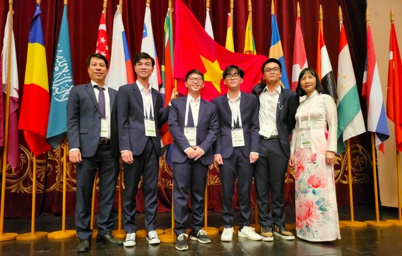The Vietnamese national team at the 2022 International Biology Olympiad.