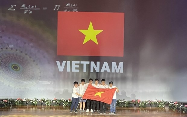 The Vietnamese students at the 2022 IMO (Photo: VNA)