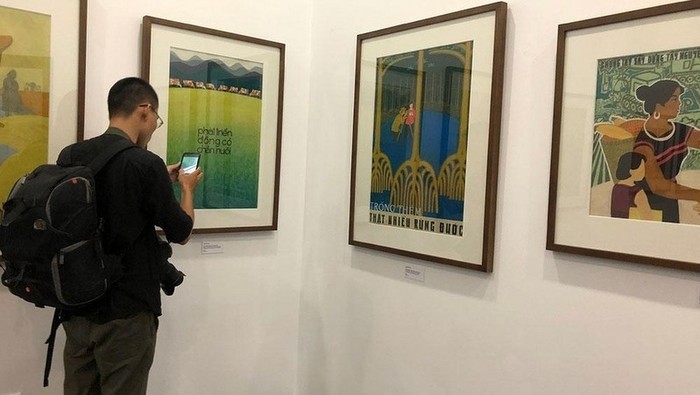 At an exhibition held at the Vietnam Fine Arts Exhibition (Photo via NDO)