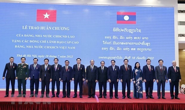 Senior Vietnamese and Lao officials attend the ceremony (Photo: VNA)