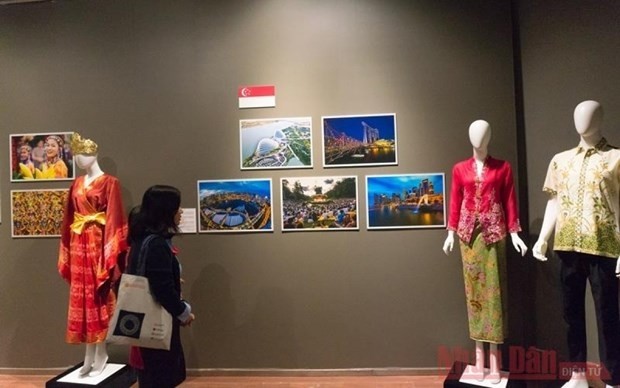 Traditional costumes of each ASEAN member state will be put on display (Photo: nhandan.vn)