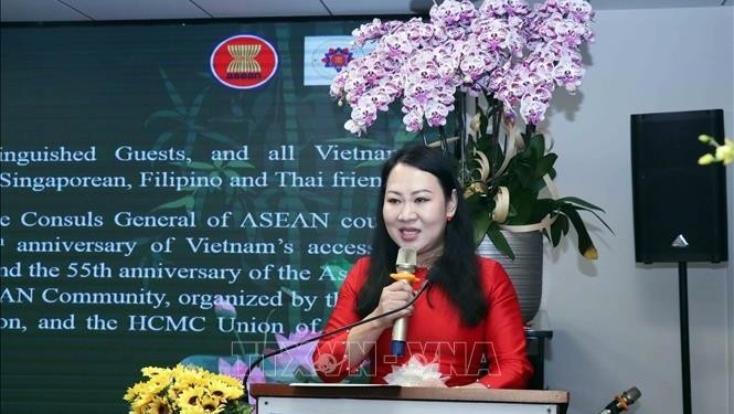 Chairwoman of the Ho Chi Minh municipal Vietnam – Southeast Asia Friendship Association Phan Thi Hong Xuan speaking at the event (Photo: VNA)